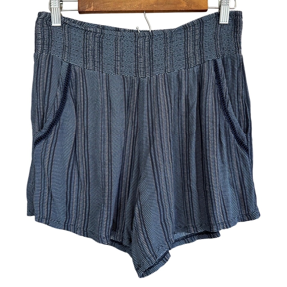 Three Dots Women's Blue White Striped Smocked Waist Rayon‎ Shorts Size Medium